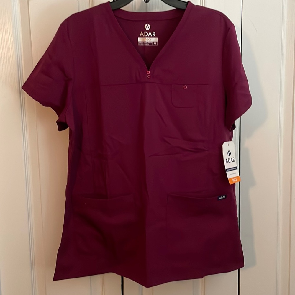 SUPER NICE SCRUB SET!!!